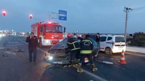 KIRMIZI IŞIKTA BEKLERKEN KAZA YAPTI..!